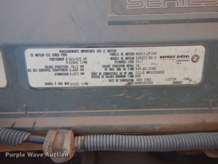 image for item DI3660 1993 International 9400  semi truck