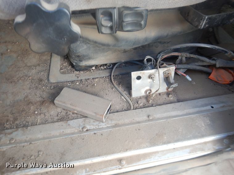 image for item DI3661 1997 International 9400  semi truck