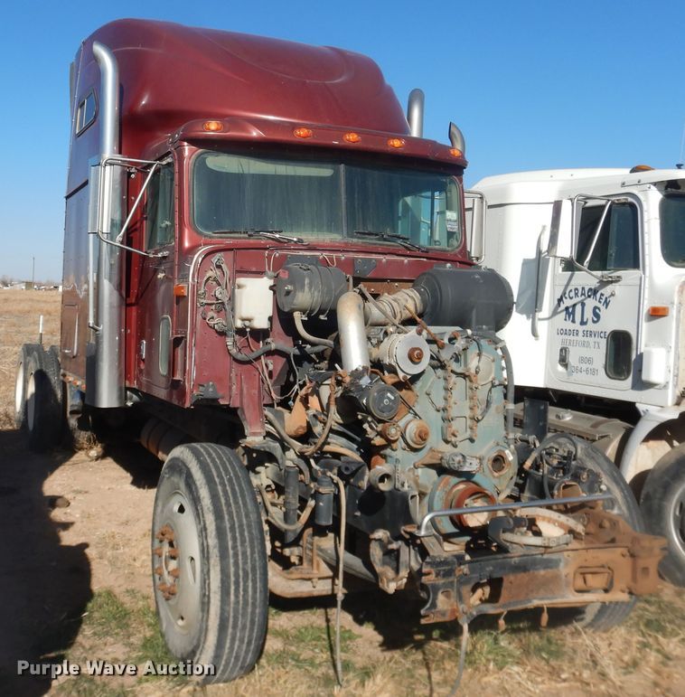 image for item DI3662 1999 International 9400  semi truck