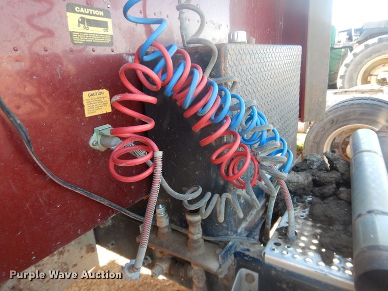 image for item DI3662 1999 International 9400  semi truck