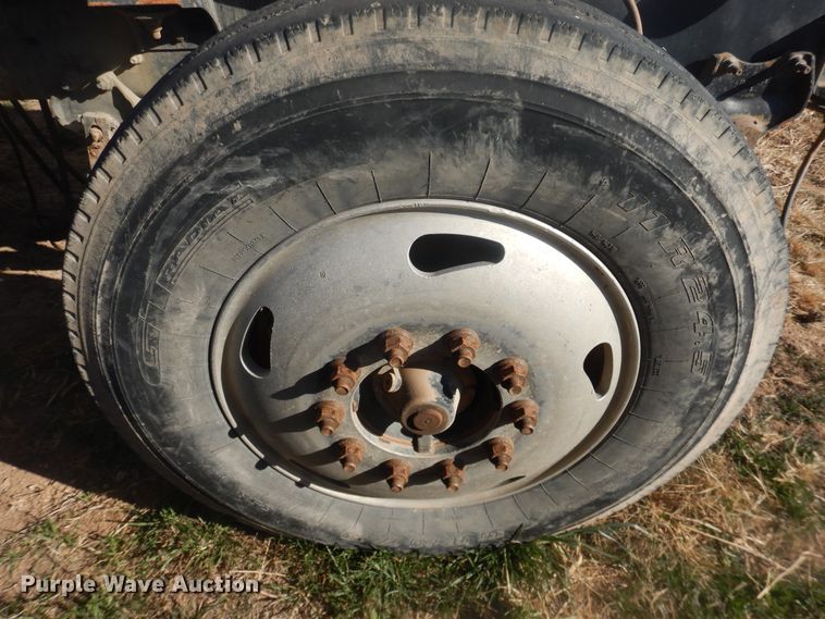 image for item DI3662 1999 International 9400  semi truck