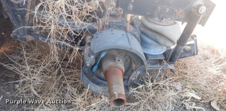 image for item DI3662 1999 International 9400  semi truck