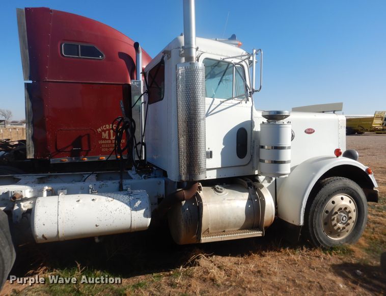 image for item DI3663 1982 Peterbilt 359  semi truck