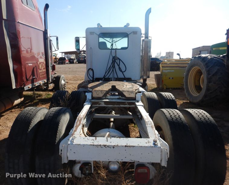 image for item DI3663 1982 Peterbilt 359  semi truck