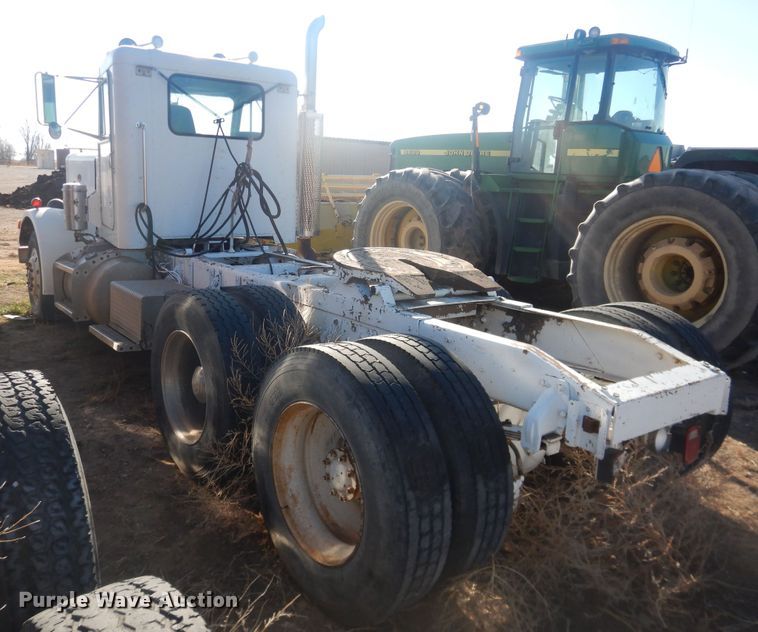 image for item DI3663 1982 Peterbilt 359  semi truck