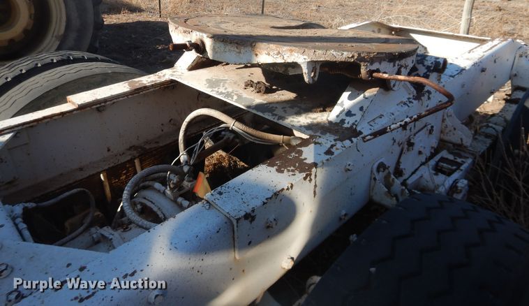 image for item DI3663 1982 Peterbilt 359  semi truck