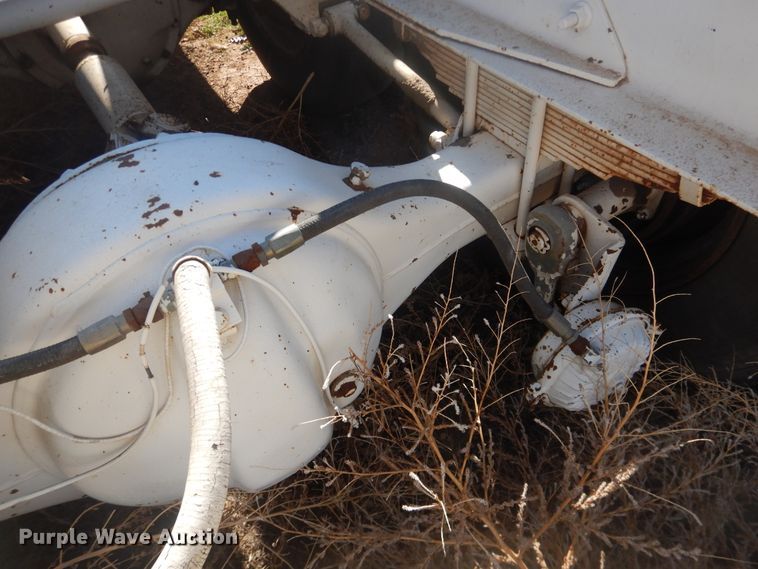 image for item DI3663 1982 Peterbilt 359  semi truck