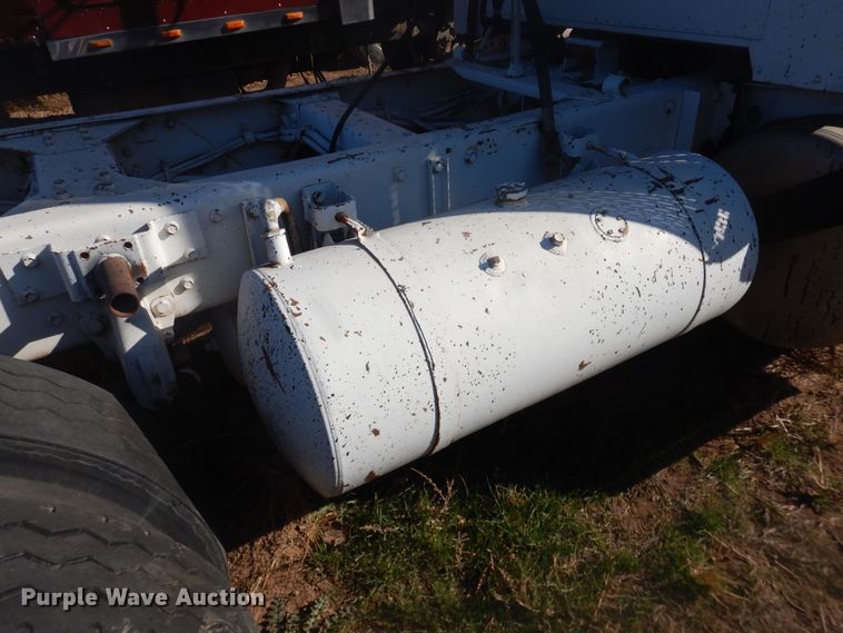 image for item DI3663 1982 Peterbilt 359  semi truck