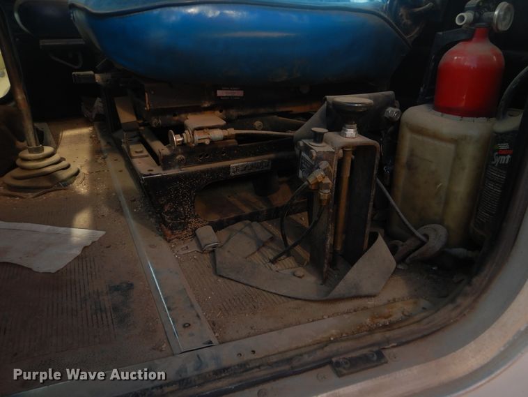 image for item DI3663 1982 Peterbilt 359  semi truck