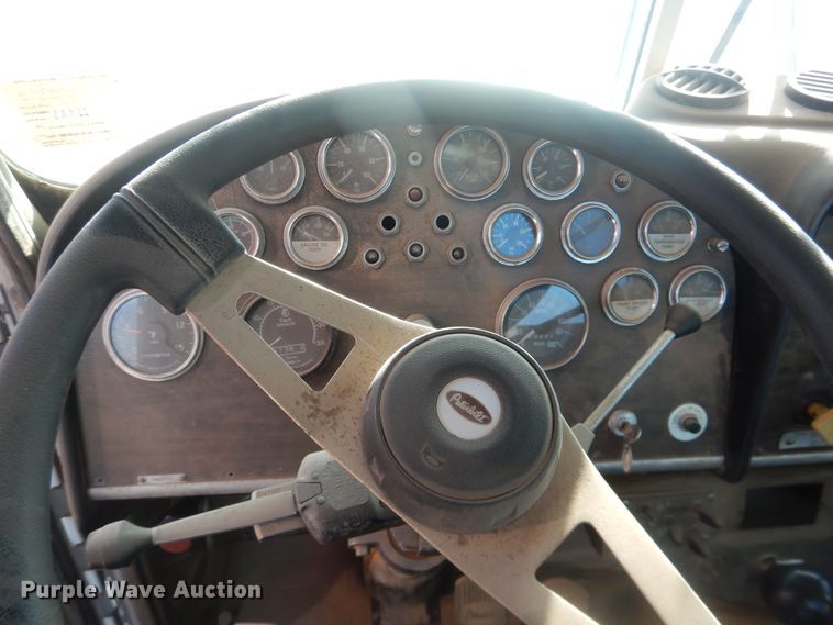 image for item DI3663 1982 Peterbilt 359  semi truck