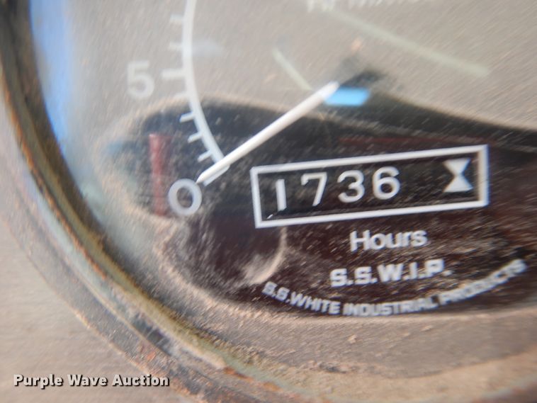 image for item DI3663 1982 Peterbilt 359  semi truck