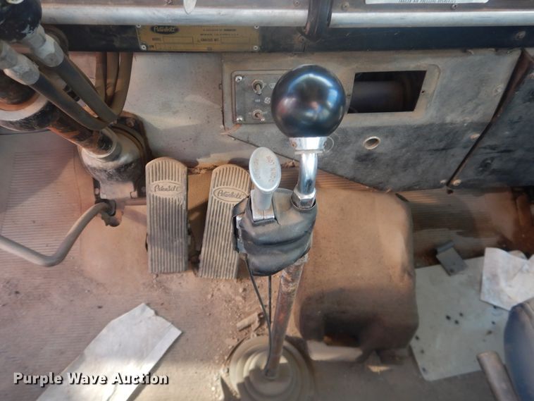 image for item DI3663 1982 Peterbilt 359  semi truck