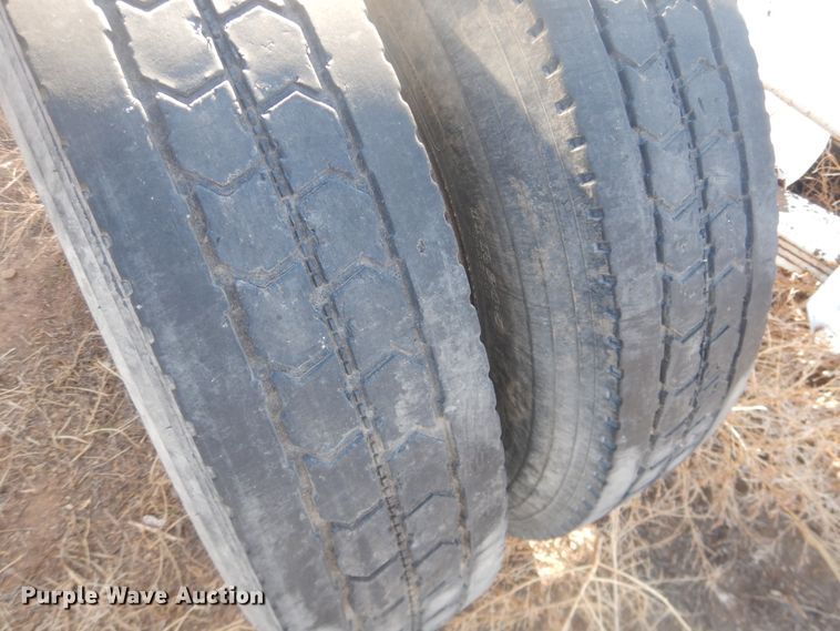 image for item DI3663 1982 Peterbilt 359  semi truck