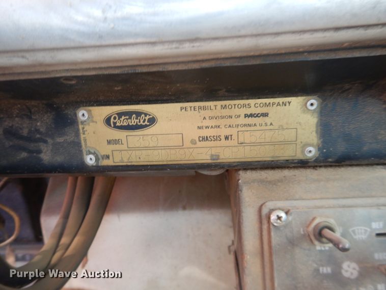 image for item DI3663 1982 Peterbilt 359  semi truck