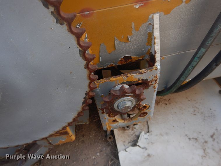 image for item DI3664 Shop built manure spreader bed