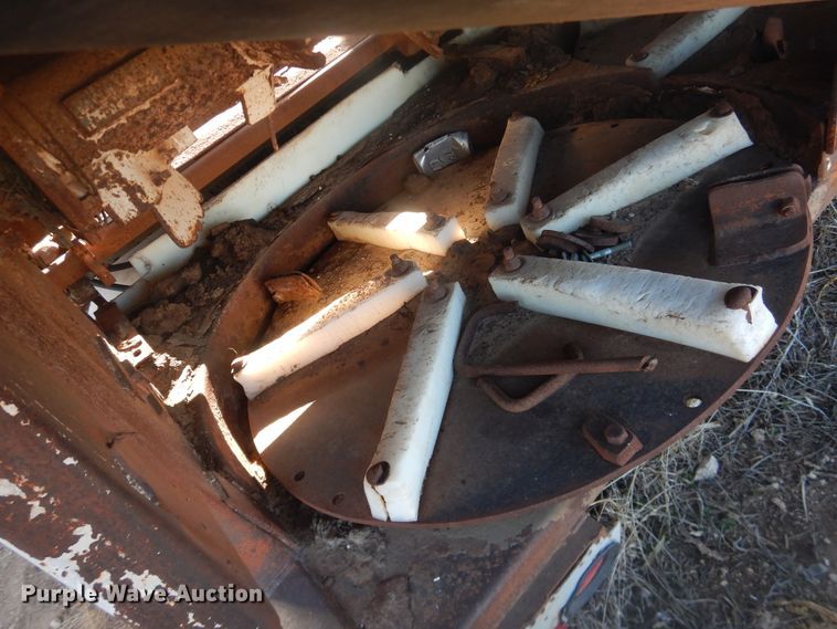 image for item DI3665 Artex CB2004  manure spreader bed