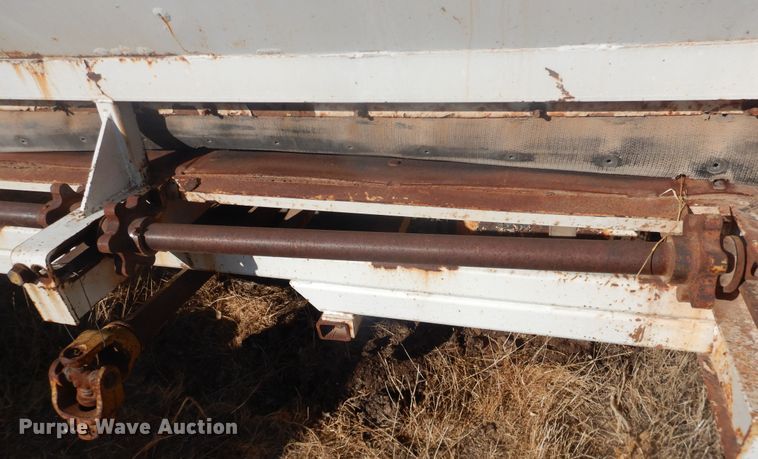 image for item DI3666 Artex CB2004  manure spreader bed