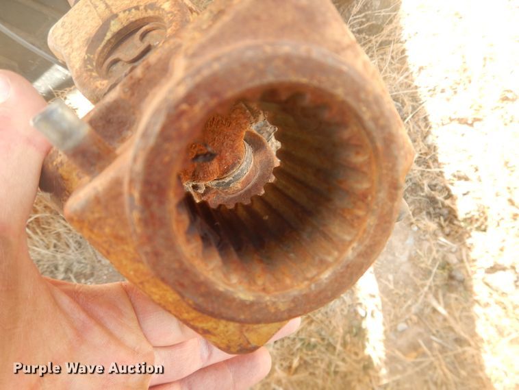 image for item DI3666 Artex CB2004  manure spreader bed