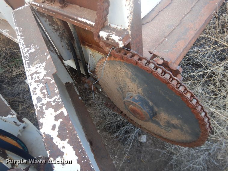 image for item DI3666 Artex CB2004  manure spreader bed