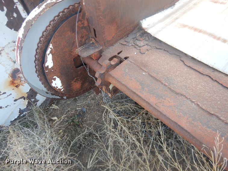 image for item DI3666 Artex CB2004  manure spreader bed