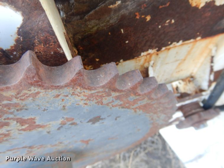 image for item DI3666 Artex CB2004  manure spreader bed