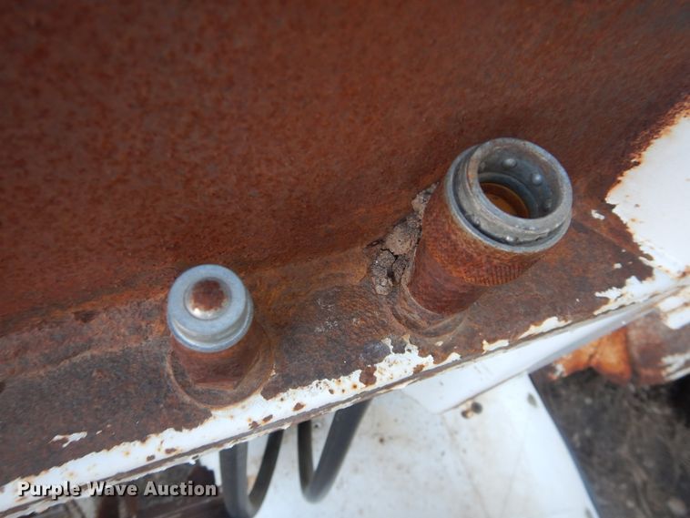 image for item DI3666 Artex CB2004  manure spreader bed