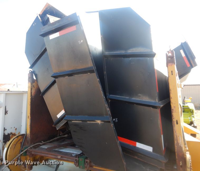 image for item DI3667 Artex CB1804  manure spreader bed