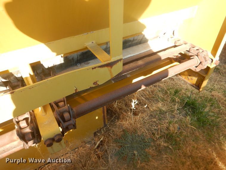 image for item DI3667 Artex CB1804  manure spreader bed