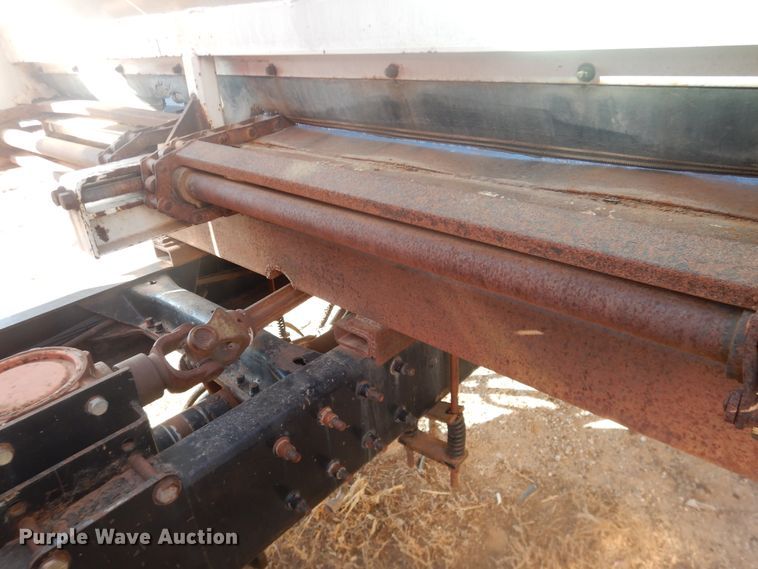 image for item DI3668 2002 Mack CH613  manure spreader truck