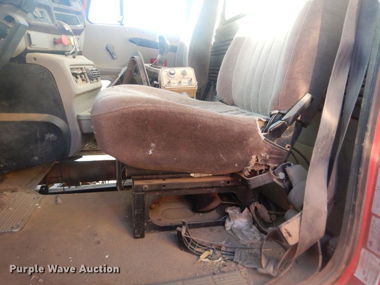 image for item DI3668 2002 Mack CH613  manure spreader truck