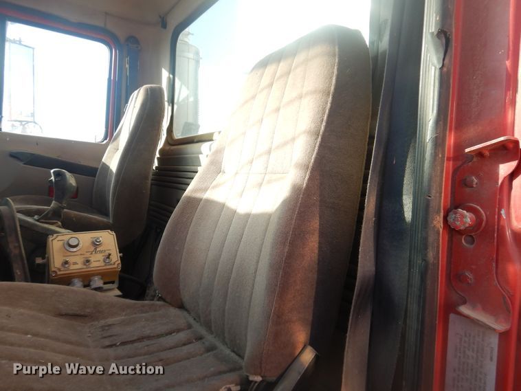 image for item DI3668 2002 Mack CH613  manure spreader truck