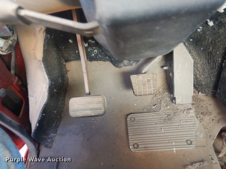 image for item DI3668 2002 Mack CH613  manure spreader truck