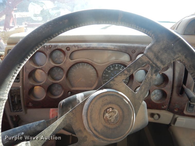 image for item DI3668 2002 Mack CH613  manure spreader truck