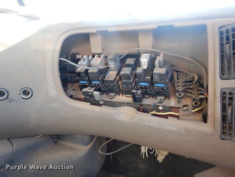 image for item DI3668 2002 Mack CH613  manure spreader truck