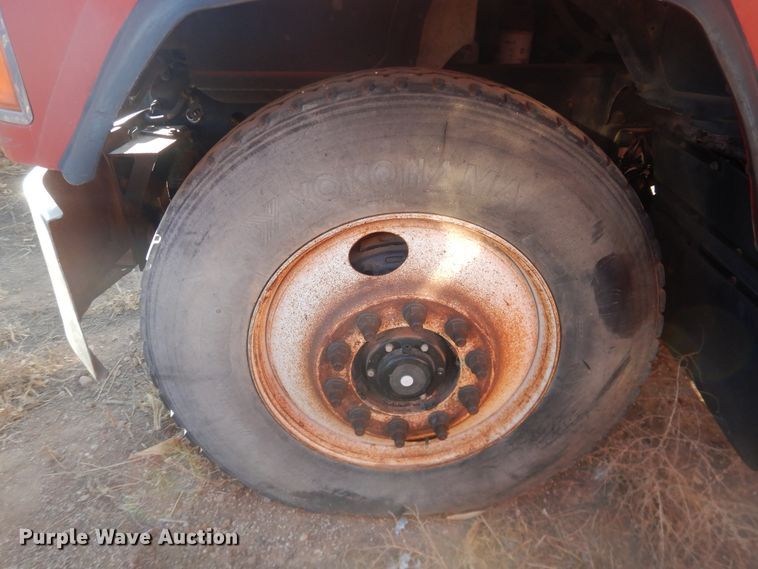 image for item DI3668 2002 Mack CH613  manure spreader truck