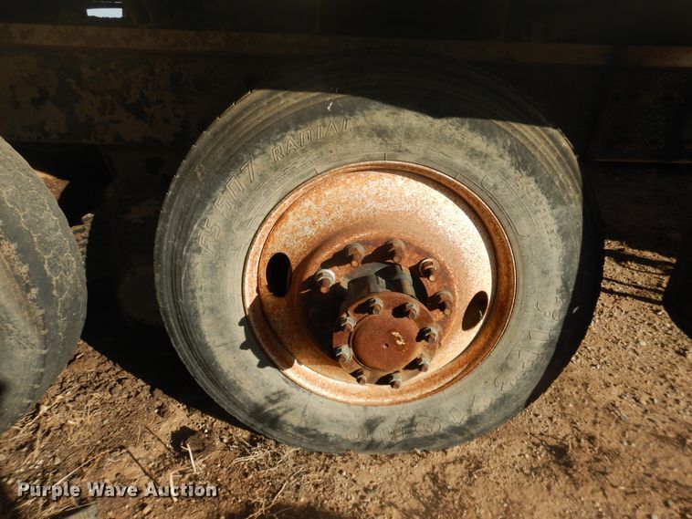 image for item DI3668 2002 Mack CH613  manure spreader truck