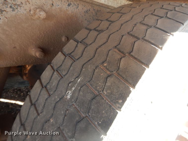 image for item DI3668 2002 Mack CH613  manure spreader truck