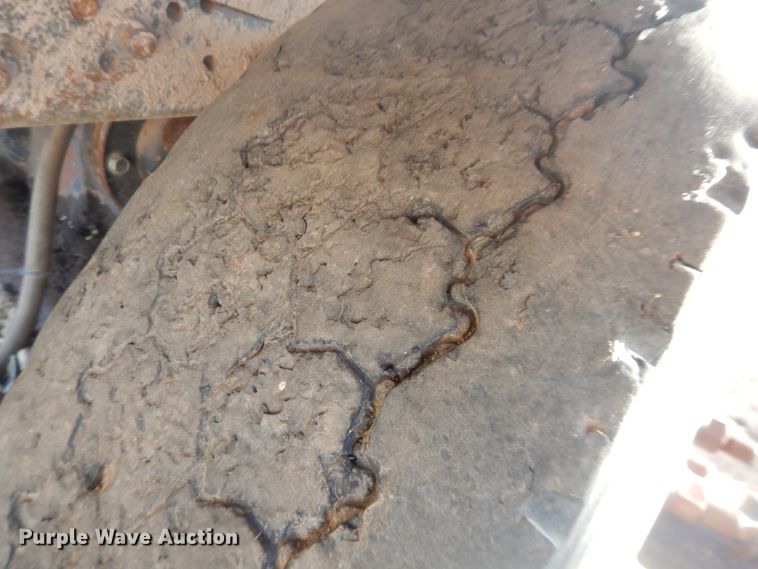 image for item DI3668 2002 Mack CH613  manure spreader truck