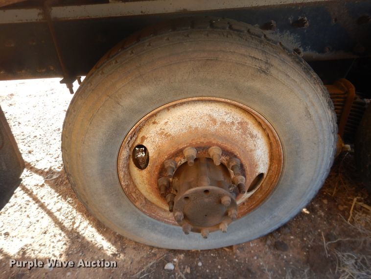 image for item DI3668 2002 Mack CH613  manure spreader truck