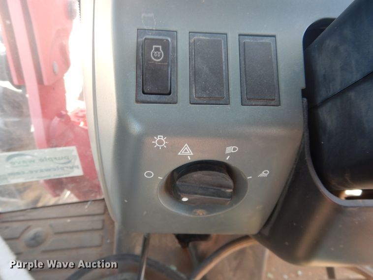 image for item DI3670 2004 McCormick CX105  MFWD tractor