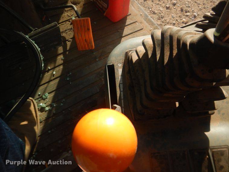 image for item DI3670 2004 McCormick CX105  MFWD tractor