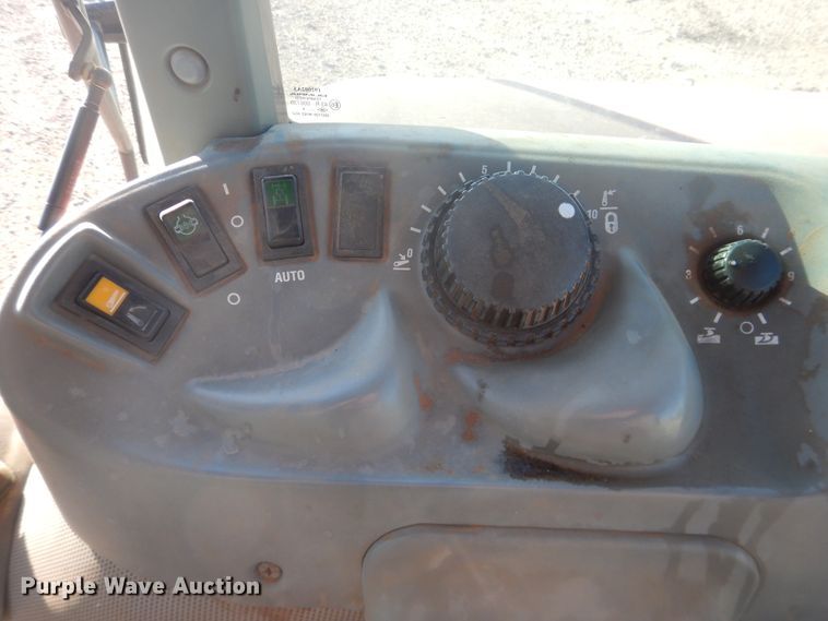 image for item DI3670 2004 McCormick CX105  MFWD tractor