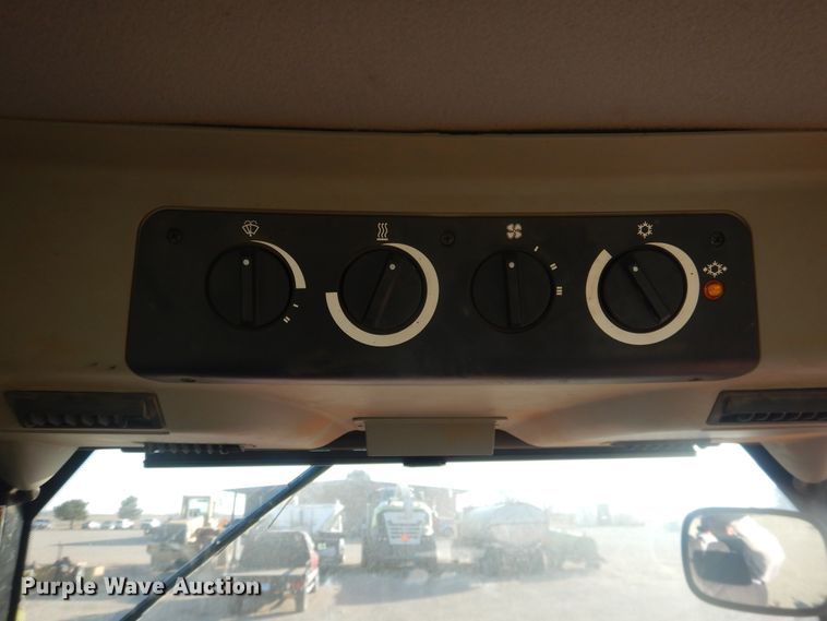 image for item DI3670 2004 McCormick CX105  MFWD tractor