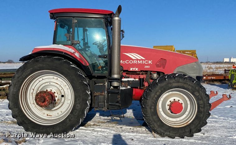 image for item DI3671 2004 McCormick ZTX280  MFWD tractor
