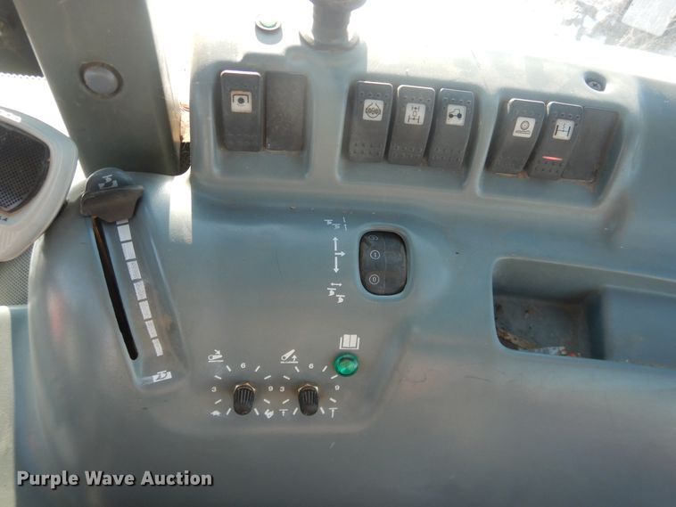 image for item DI3671 2004 McCormick ZTX280  MFWD tractor