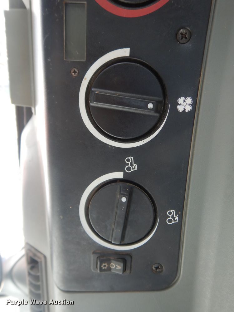 image for item DI3671 2004 McCormick ZTX280  MFWD tractor