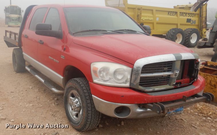 image for item DI3675 2007 Dodge Ram 1500  Mega Cab flatbed pickup truck