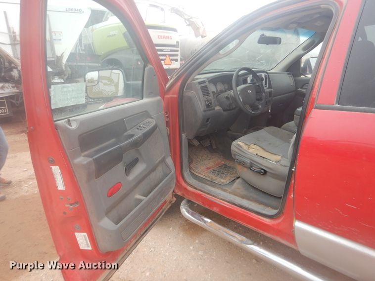 image for item DI3675 2007 Dodge Ram 1500  Mega Cab flatbed pickup truck