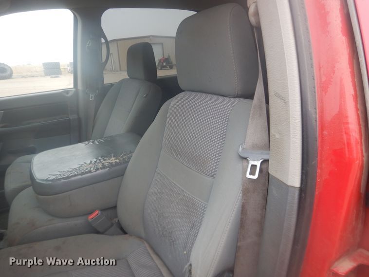 image for item DI3675 2007 Dodge Ram 1500  Mega Cab flatbed pickup truck