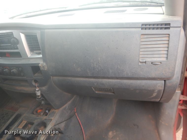 image for item DI3675 2007 Dodge Ram 1500  Mega Cab flatbed pickup truck